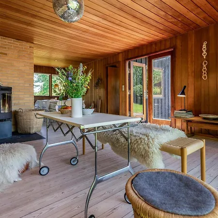 Sommerhus Fra 1962 Ved Stranden I Kongsgarde