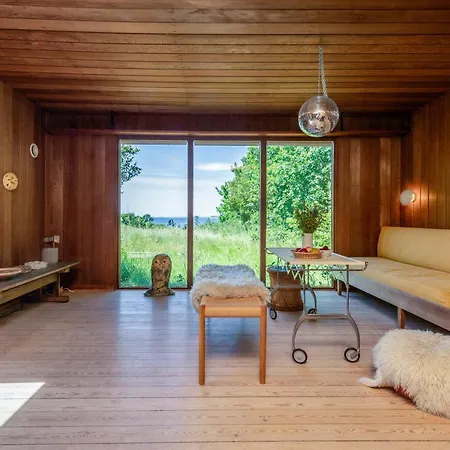 Sommerhus Fra 1962 Ved Stranden I Kongsgarde Knebel